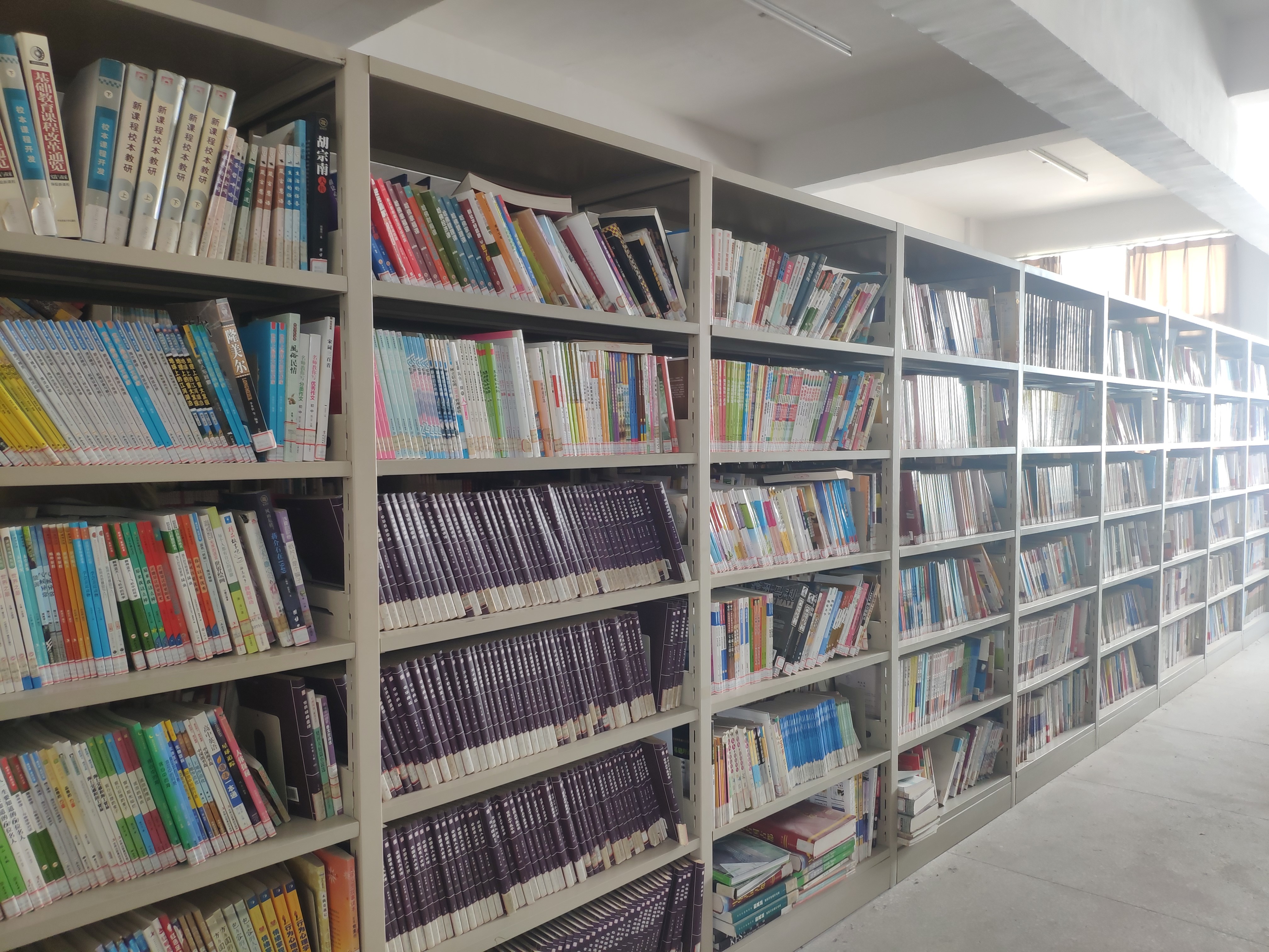 “阅读点亮人生”图书捐赠活动走进江西省新余市